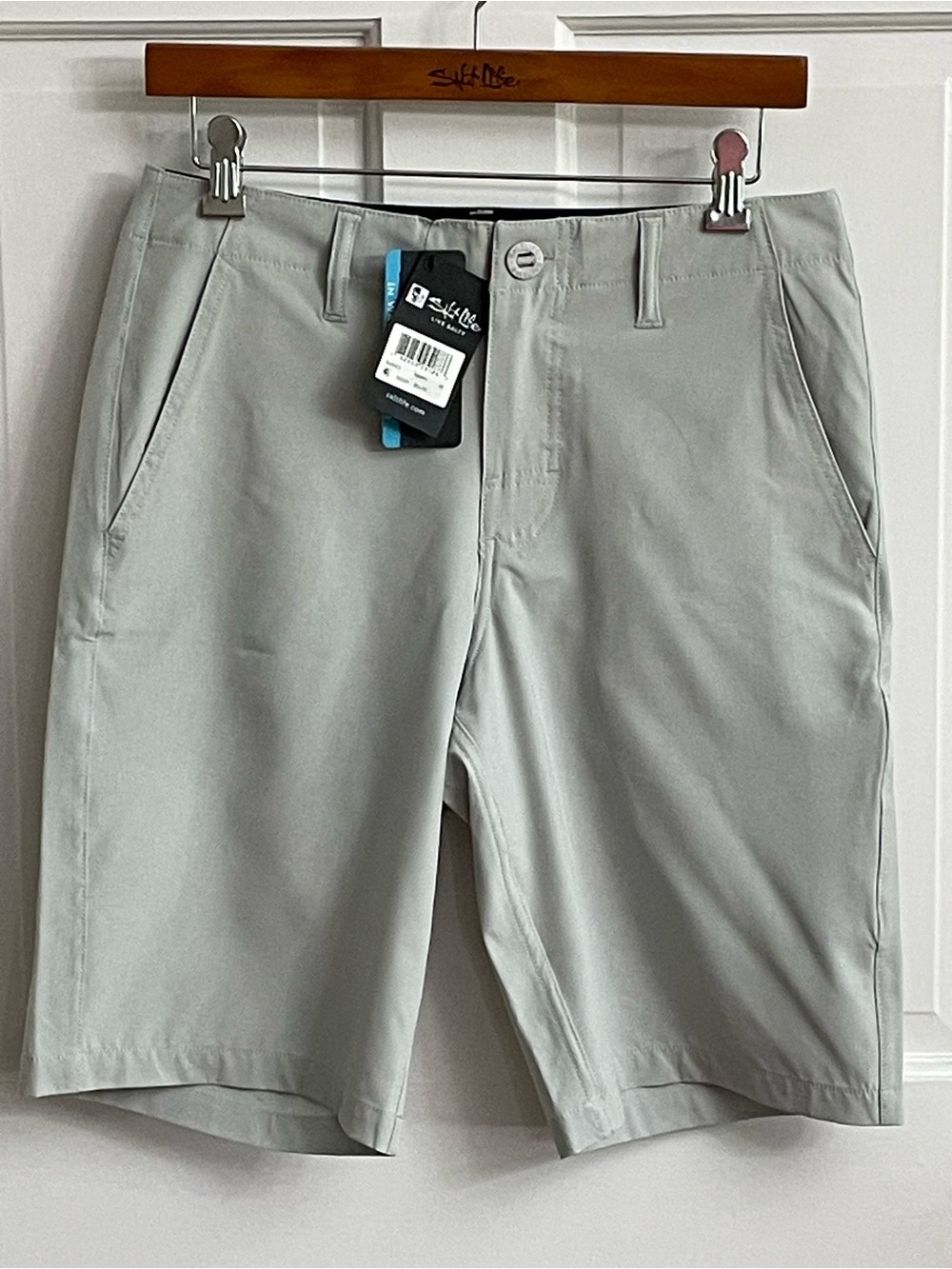 Salt Life Men's Light Gray Flat-Front Performance Shorts